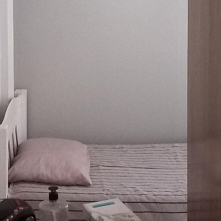Cama Em Dormitorio Misto Brasilia Exterior foto